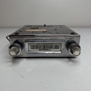 Vintage Motorola All Transistor Solid State AM Car Radio Stereo 320T 70848